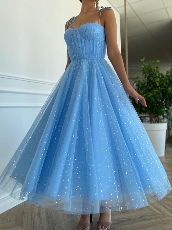 <tc>Elegantiška suknelė Carlita šviesiai mėlyna</tc>